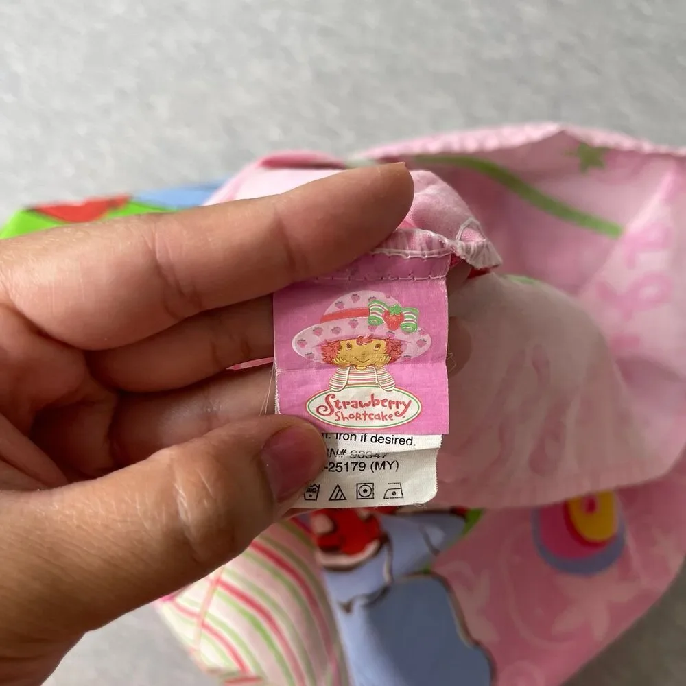 Strawberry Shortcake Y2K Vintage 2000s Pink Graphic Pillowcase